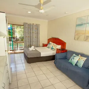 Tropical Palms & 4wd Hire Motel